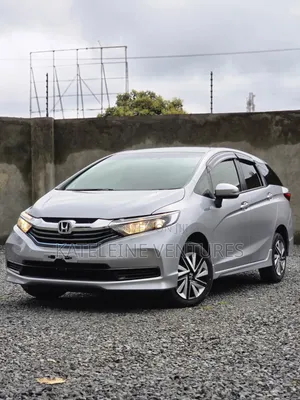 Honda Fit Shuttle 2019 Silver