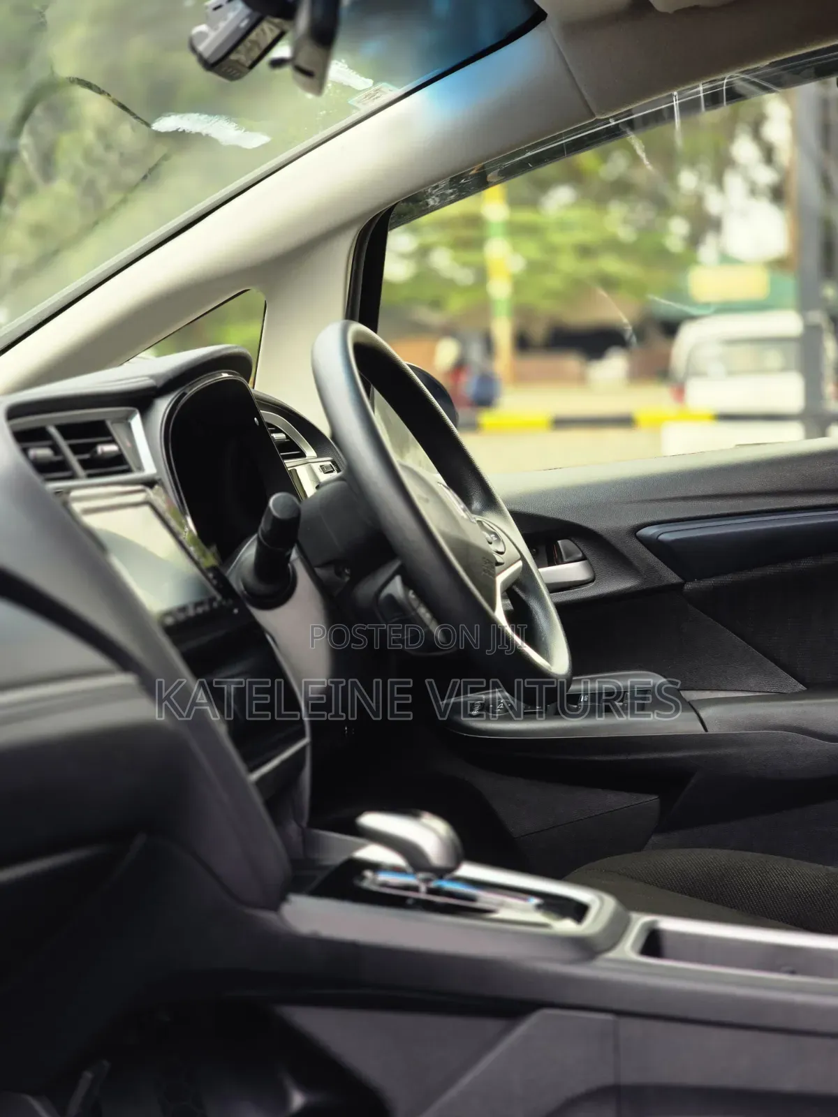 Honda Fit Shuttle 2019 Silver