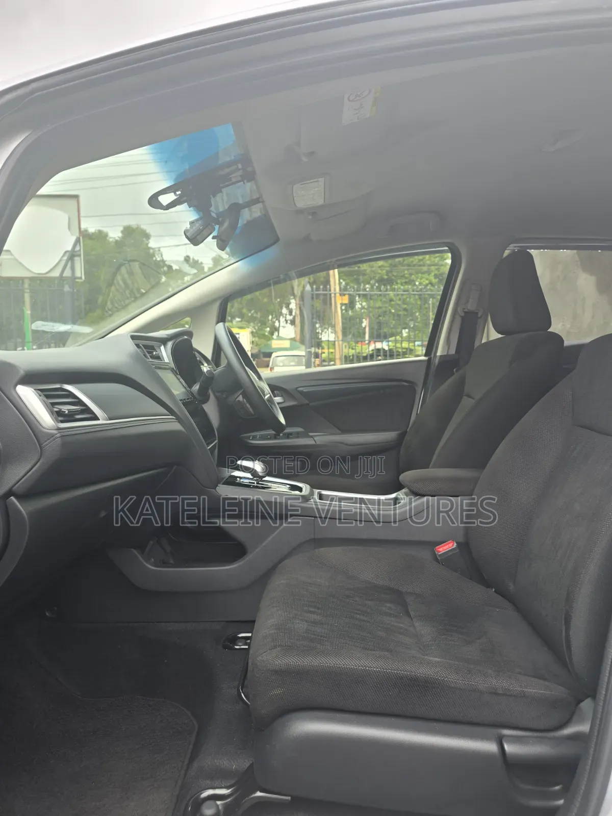 Honda Fit Shuttle 2019 Silver