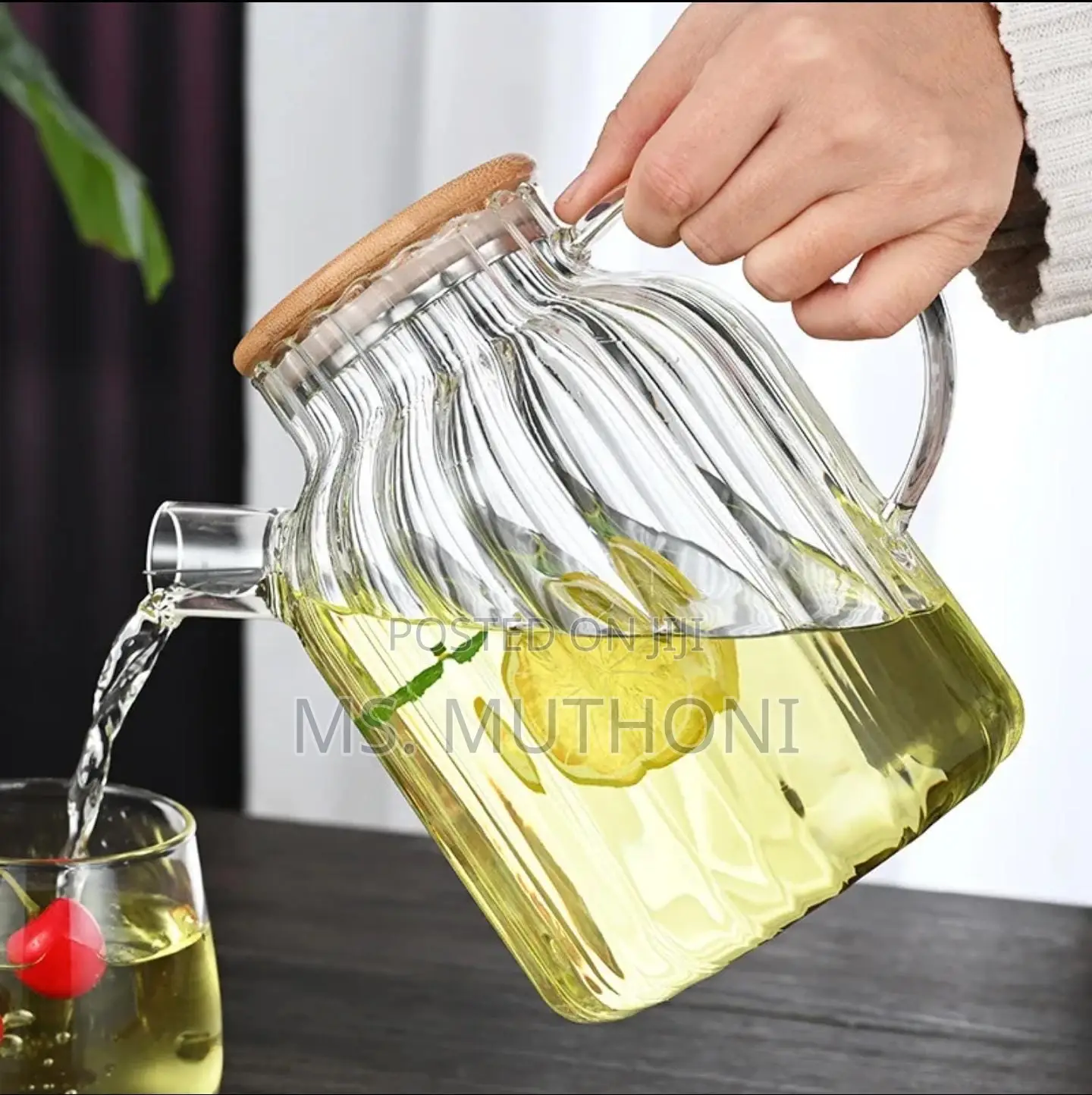 1.8 LTRS Elegant,High Borosilicate Ribbed Glass Teapot.