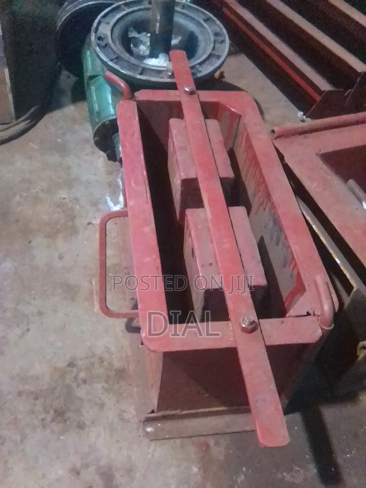 Vibration Table Machine