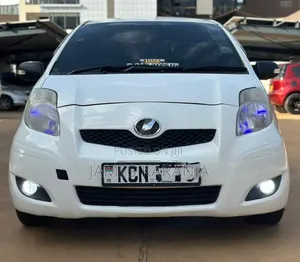 Toyota Vitz 2010 White