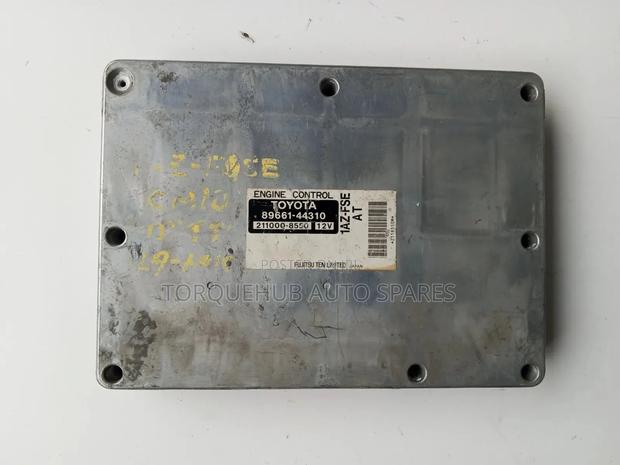 Toyota Gaia Engine Control Unit - main view