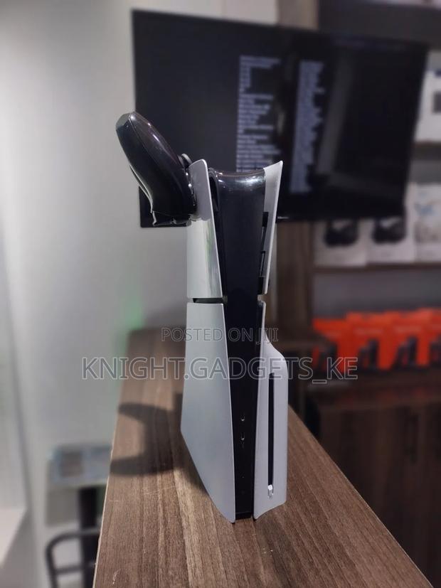 Ps 5 Slim Disc Console ^^2 Pads !