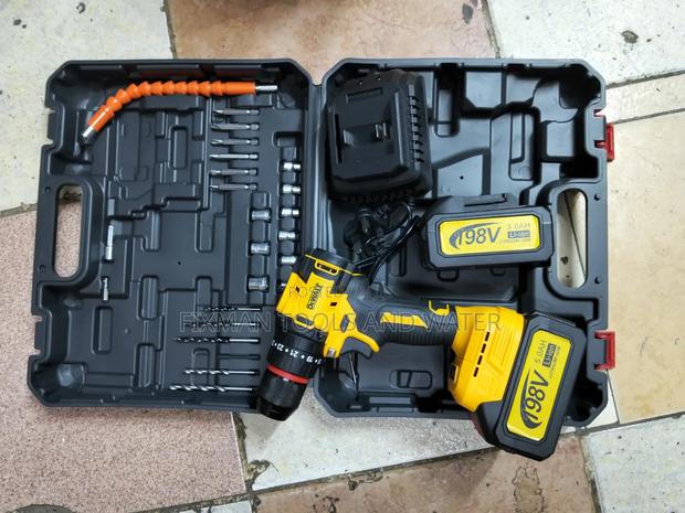 Dewalt Brushless Cordless Hammer Drill Metallic Chunk 2 Battery 198v - thumbnail 2