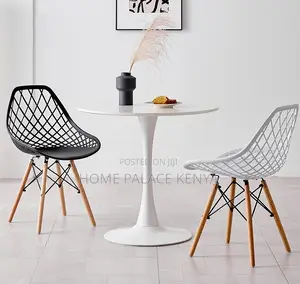 Dining Chair: Minimalist Mesh Plastic Dining Chair