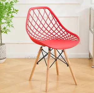 Dining Chair: Minimalist Mesh Plastic Dining Chair