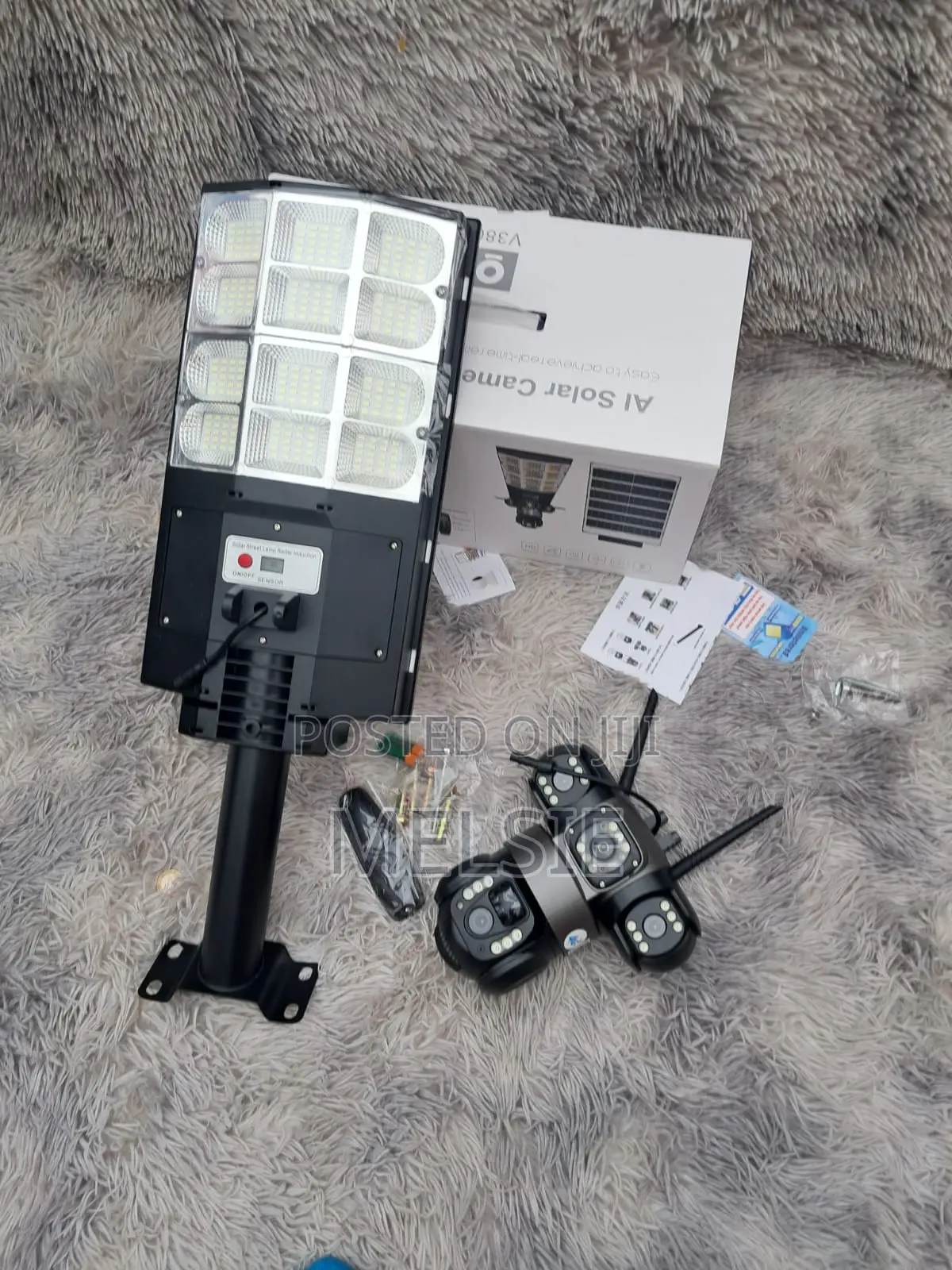 Triple Lens 4g Solar PTZ Camera With Led Street Light