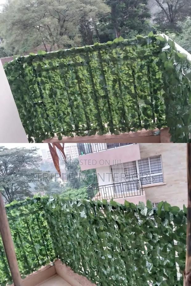 Symmetrical Boxwood Hedge Roll - main view