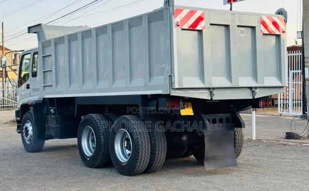 Isuzu FVZ Tipper 2019 Grey - thumbnail 5