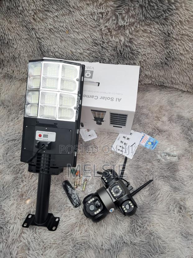 Triple Lens 4g Security Camera With Night Vision Floodlight