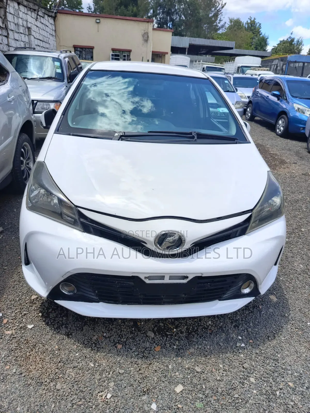 Toyota Vitz 2014 White