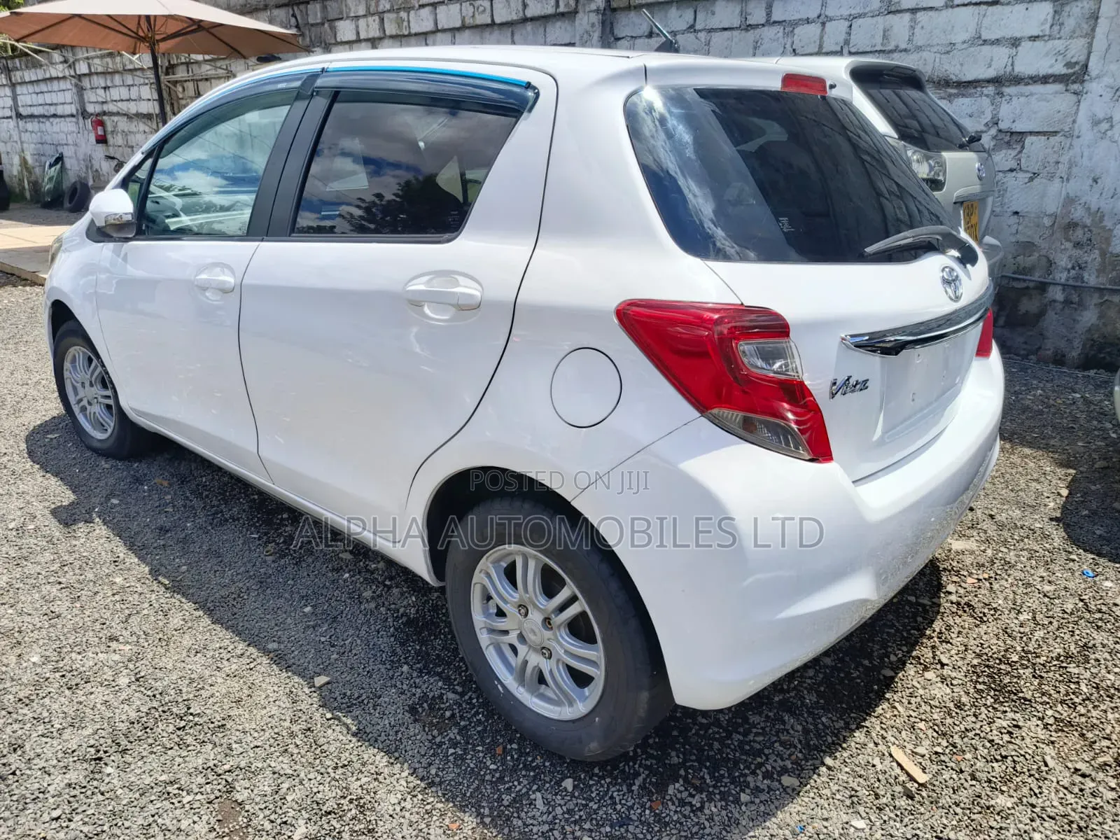 Toyota Vitz 2014 White