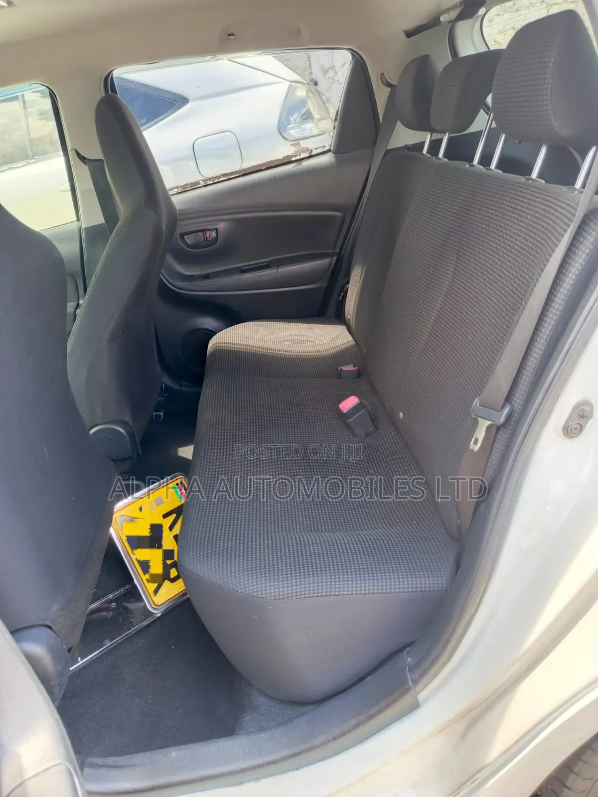 Toyota Vitz 2014 White