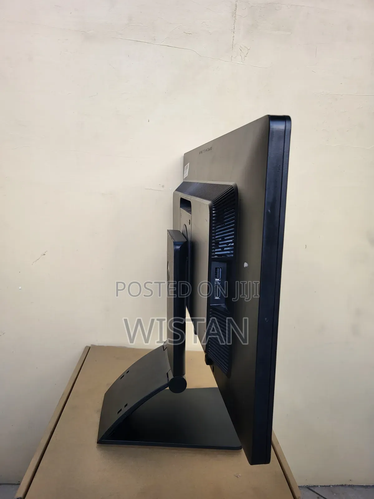 Hp Framed 24 Inches
