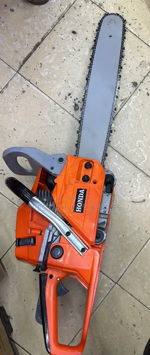 Honda Petrol Chainsaw 20" – Powerful Logging Firewood Cutter