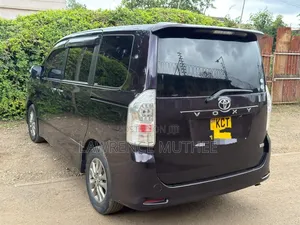 Toyota Voxy 2012 Burgundy