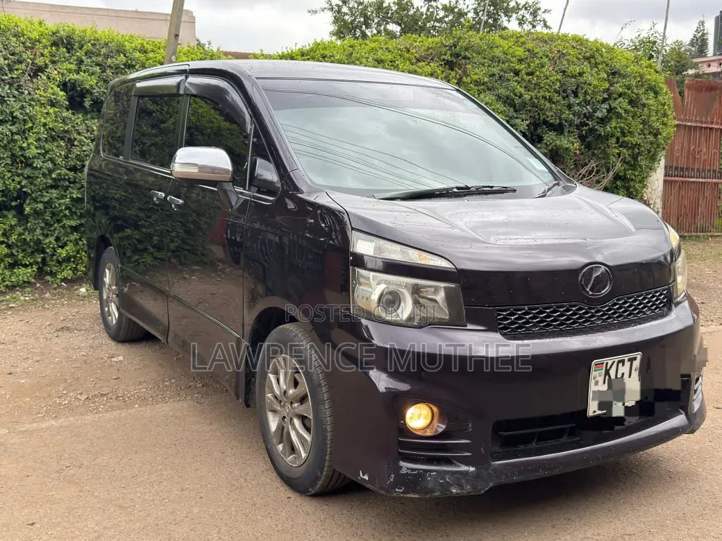 Toyota Voxy 2012 Burgundy
