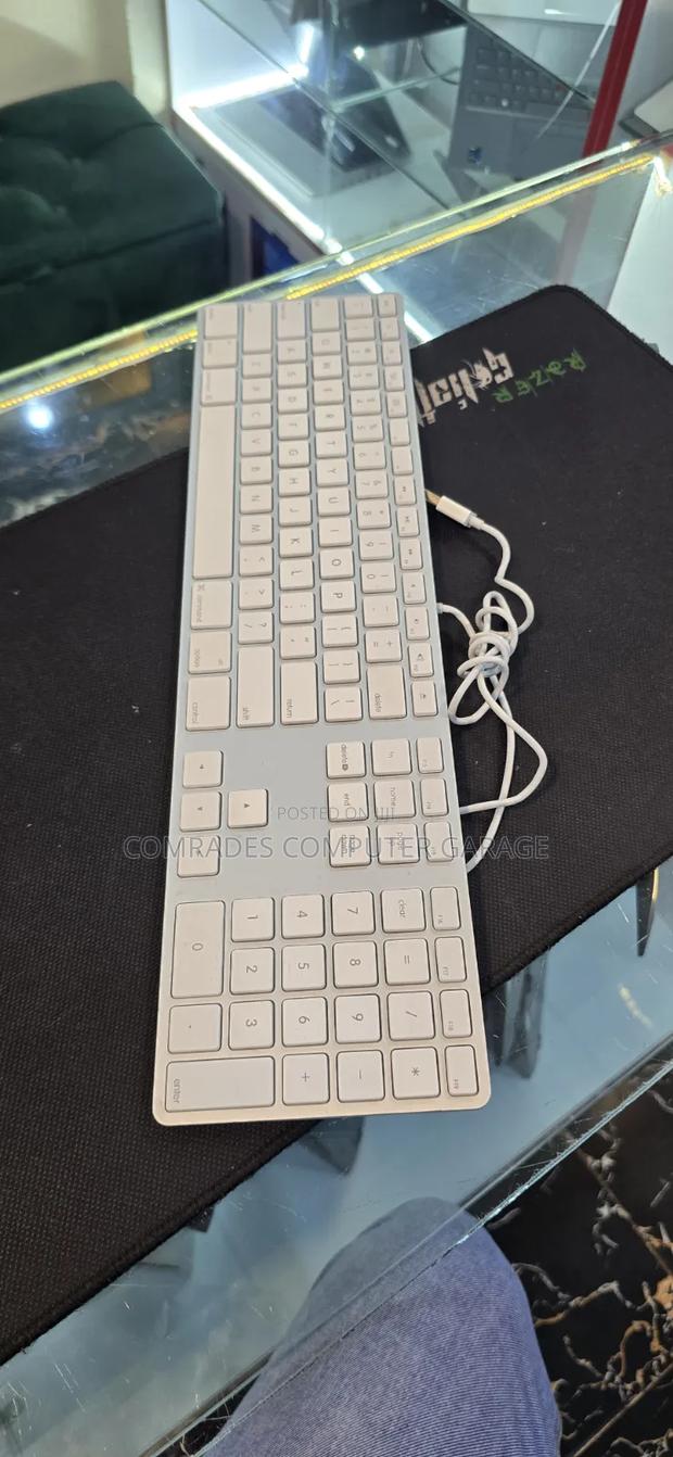 Genuine Apple A1243 Wired Aluminum Keyboard, - thumbnail 2
