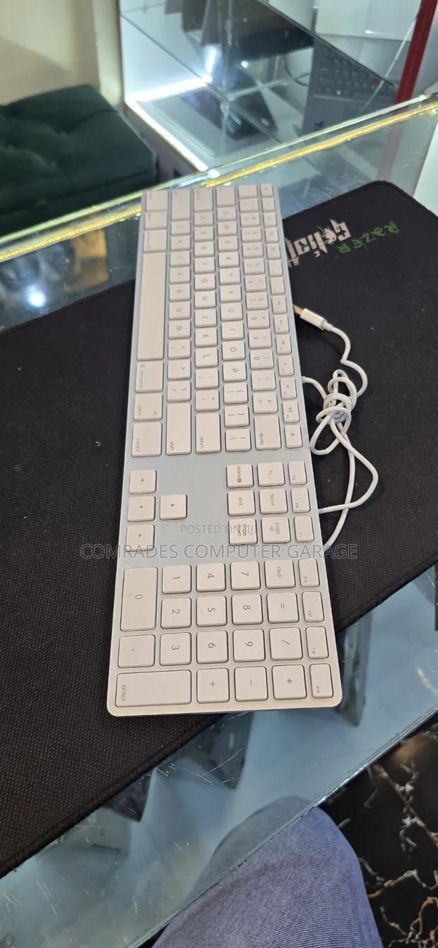 Genuine Apple A1243 Wired Aluminum Keyboard, - thumbnail 3