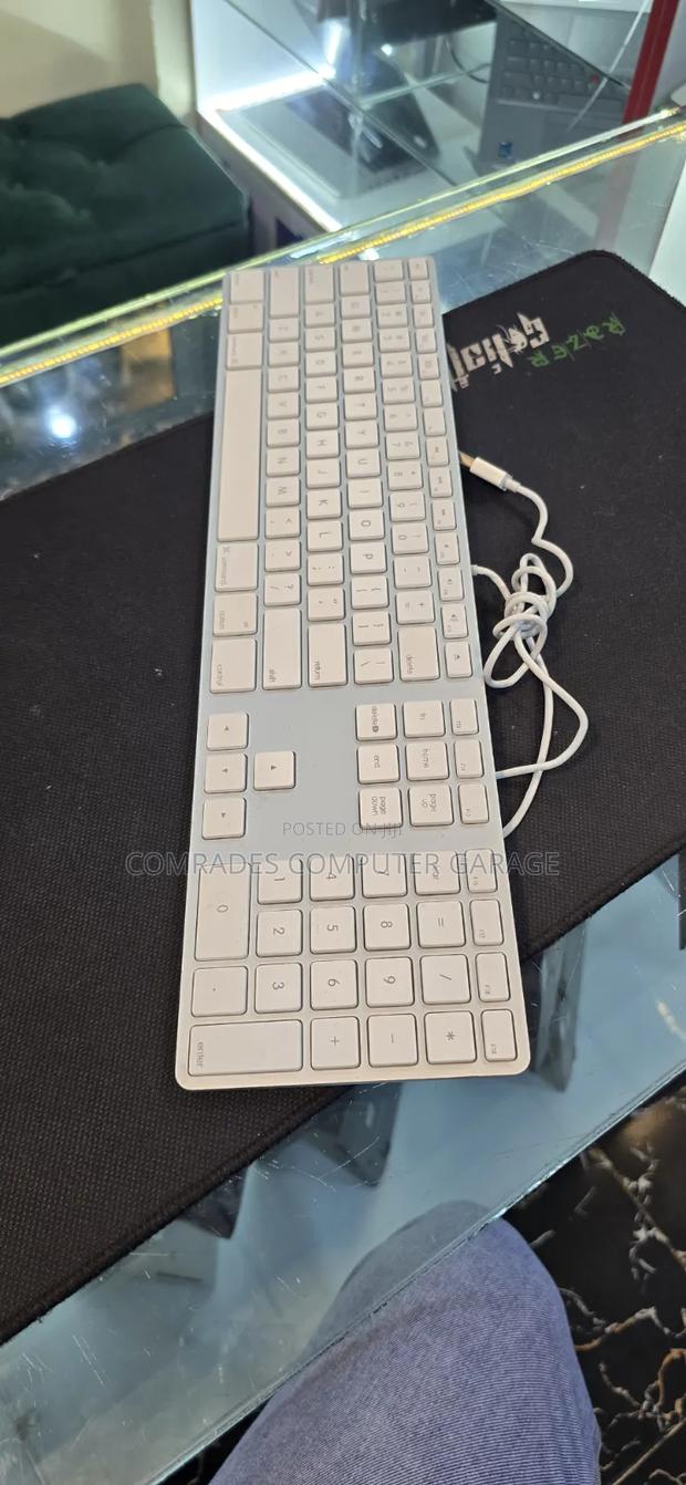 Genuine Apple A1243 Wired Aluminum Keyboard, - thumbnail 4