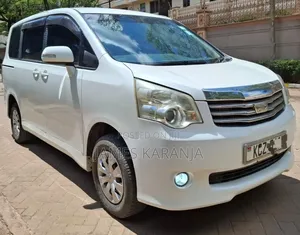 Toyota Noah 2013 White
