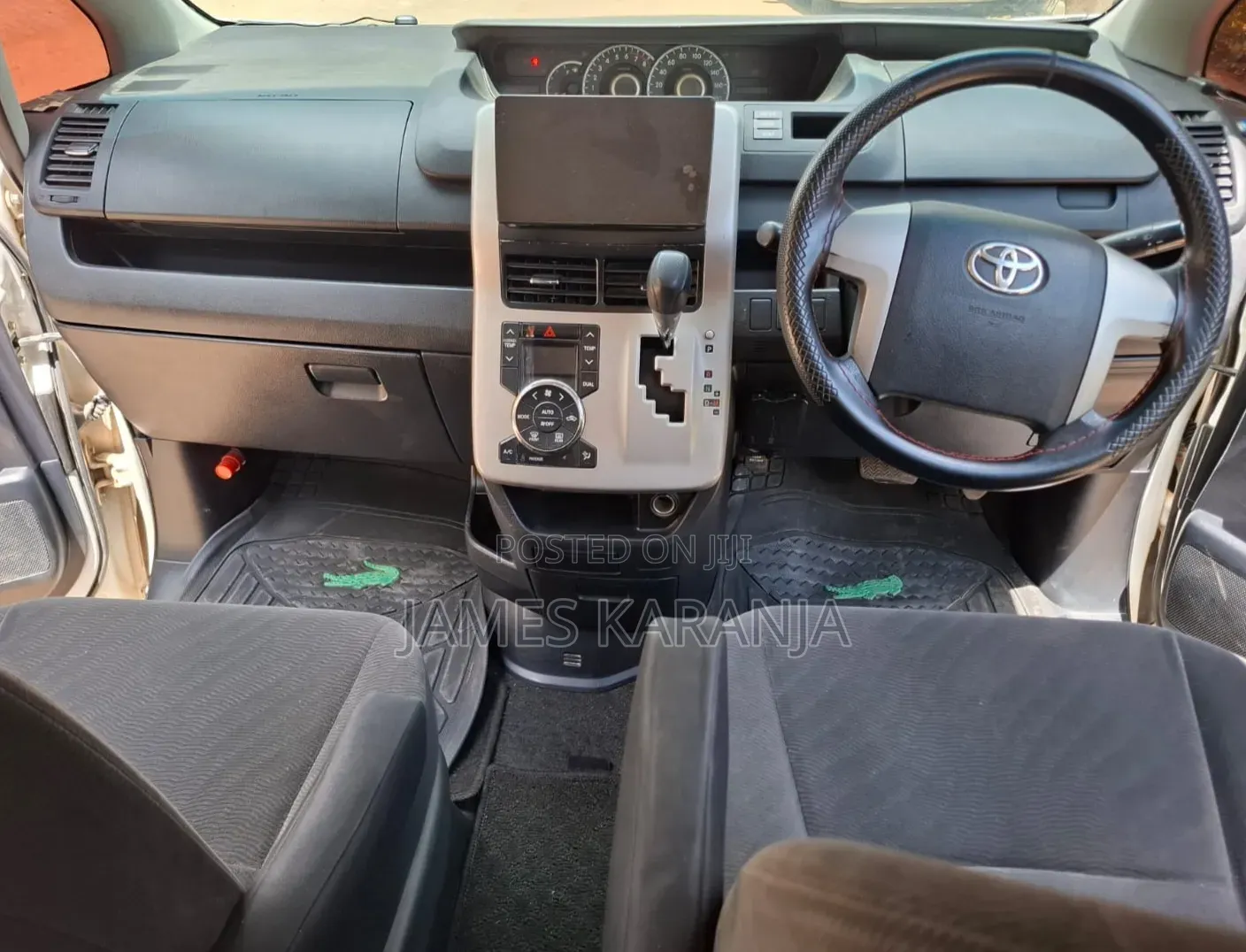 Toyota Noah 2013 White