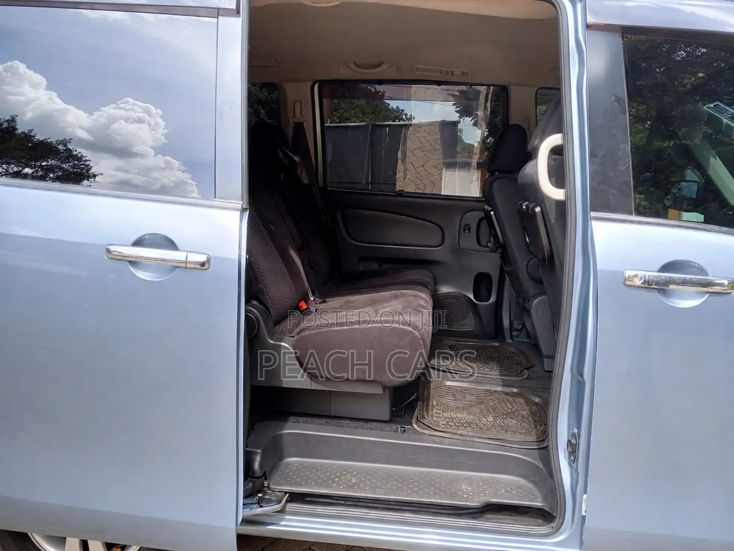 Nissan Serena 2013 Blue