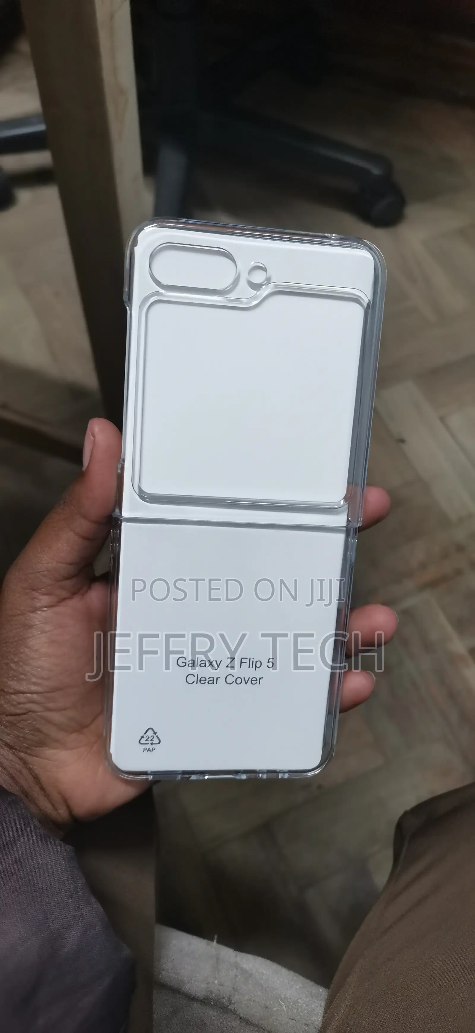 Samsung Galaxy Z Flip 5 Clear Cover With a Transparent, Slim Design