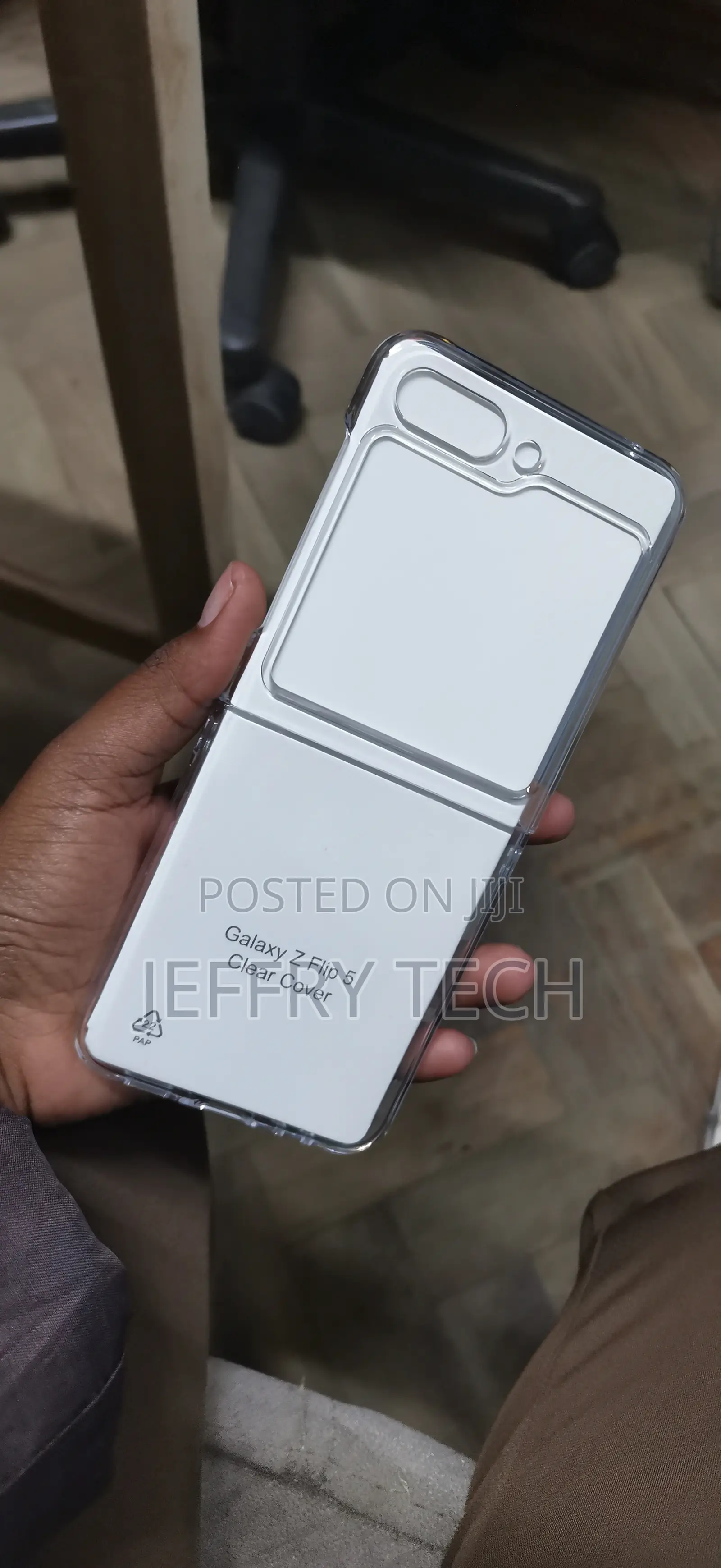 Samsung Galaxy Z Flip 5 Clear Cover With a Transparent, Slim Design