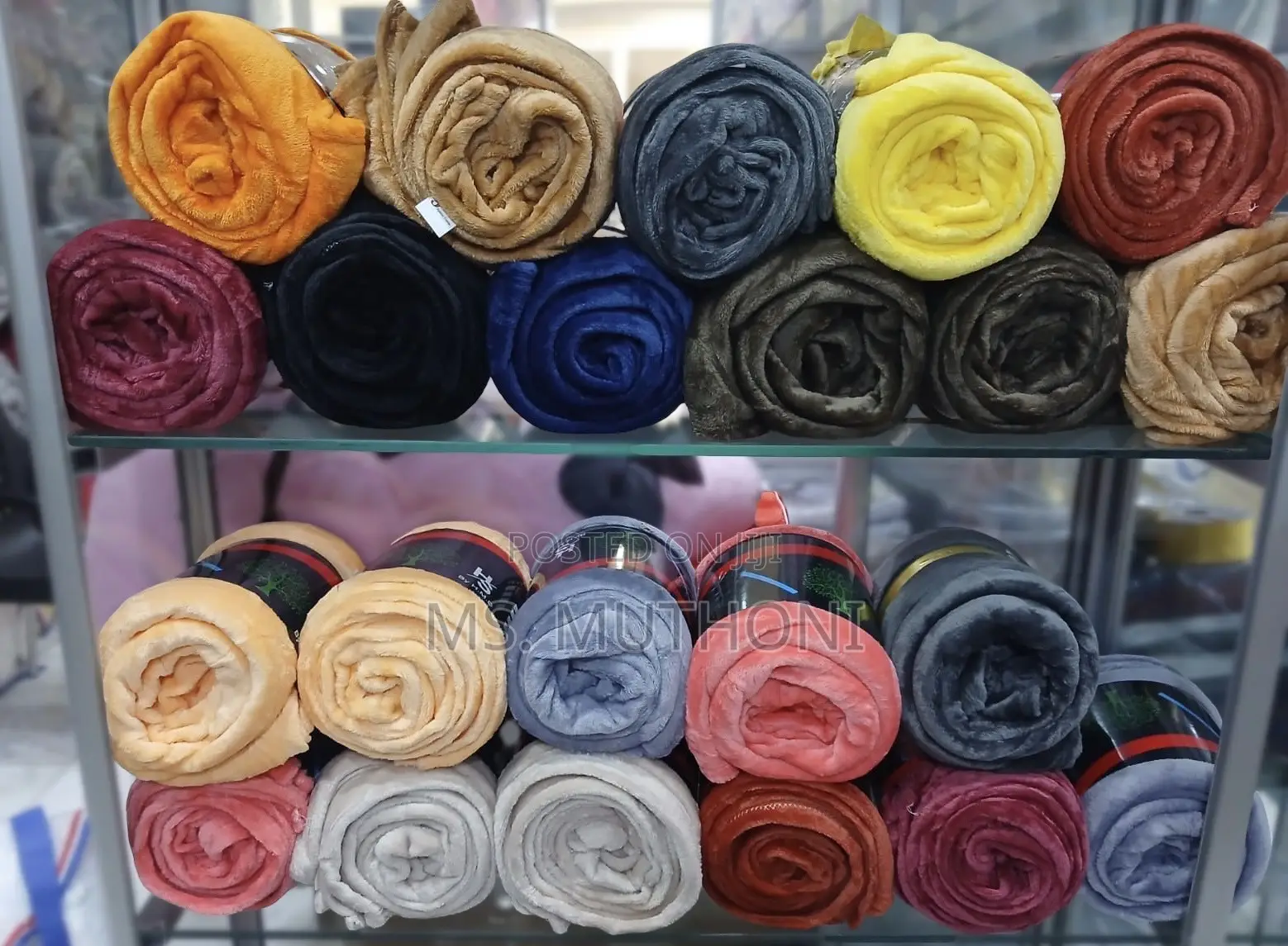 Warm 6*6 Vibrant Colors Super Warm and Fluffy Fleece Throw Blankets