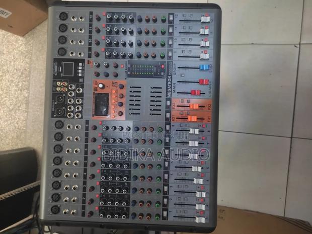 Professional Megatron Powered Mixer 12 Channel