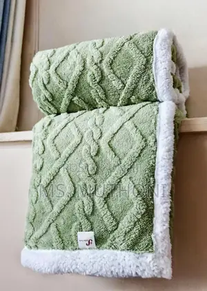 Textured, Diamond-Patterned Cable Knit Design Throw Blankets