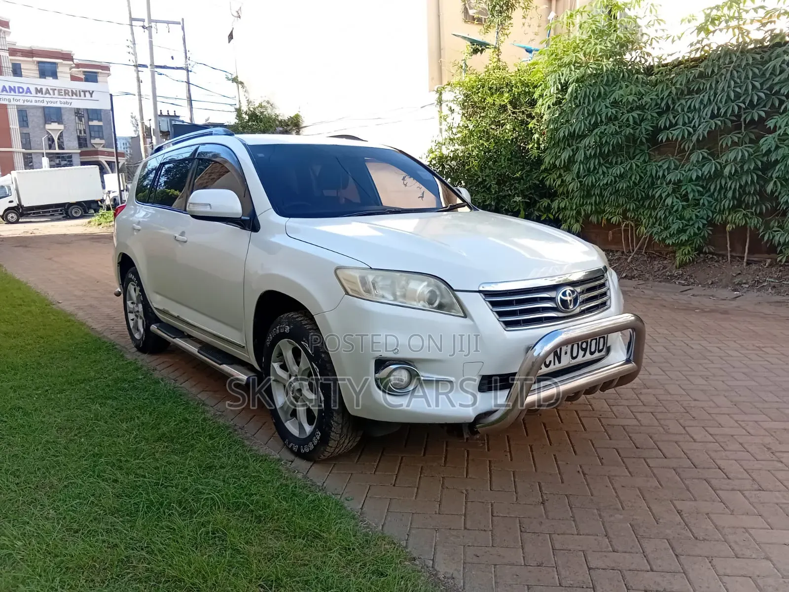Toyota Vanguard 2010 White