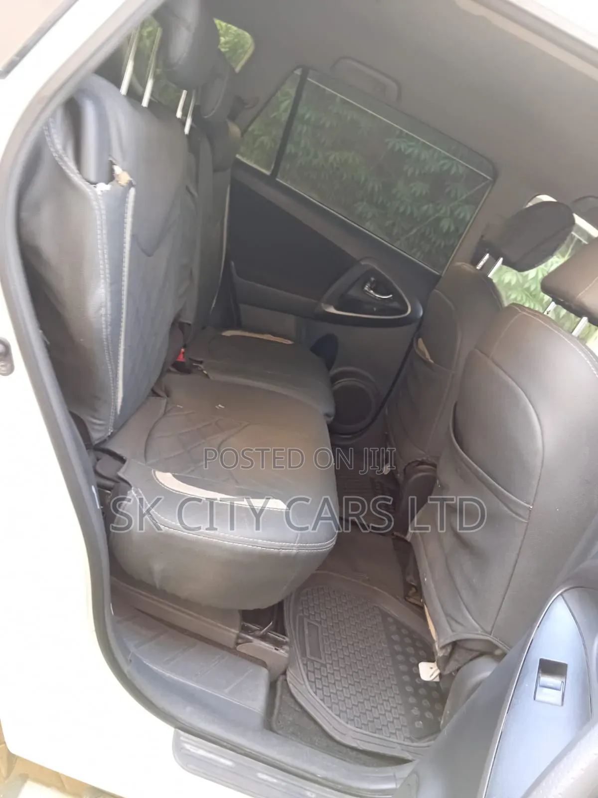 Toyota Vanguard 2010 White