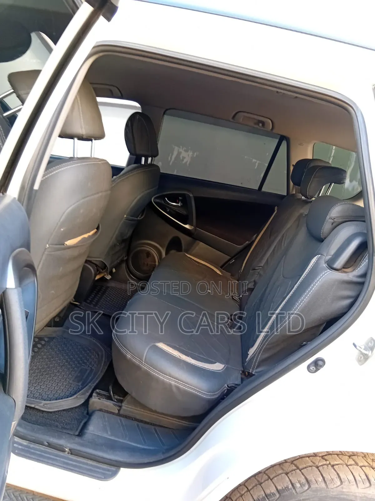 Toyota Vanguard 2010 White