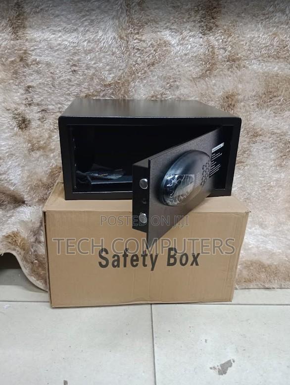 Secure Cash Box With Lock And Password Access