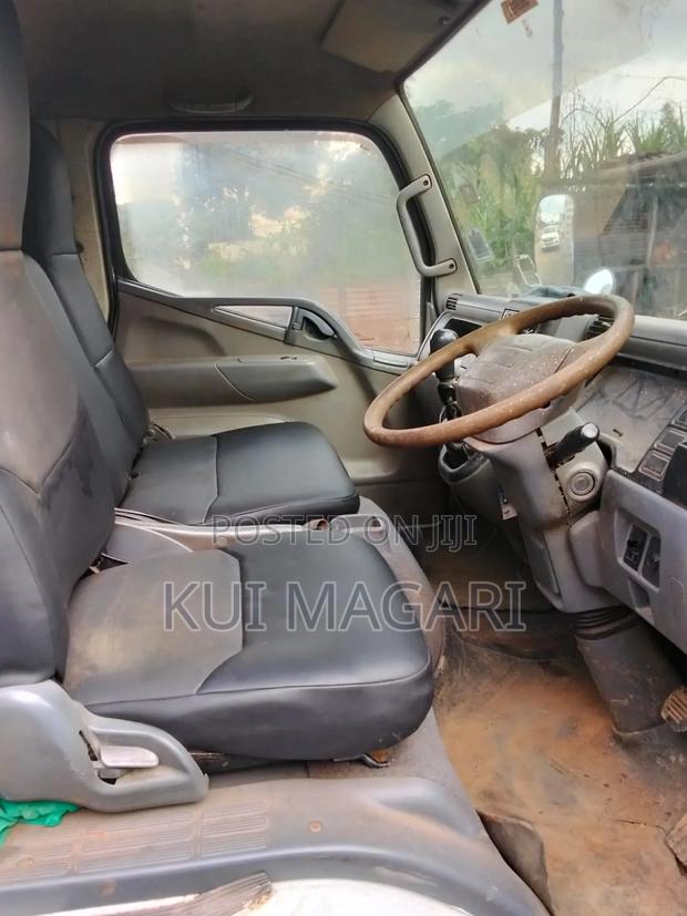 Mitsubishi Canter 2009 White - thumbnail 2