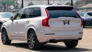 Volvo XC90 T5 Momentum 7 Passenger FWD 2020 White