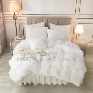 Velvet Fluffy Duvet Set Is Designed for a 6x7 Bed.