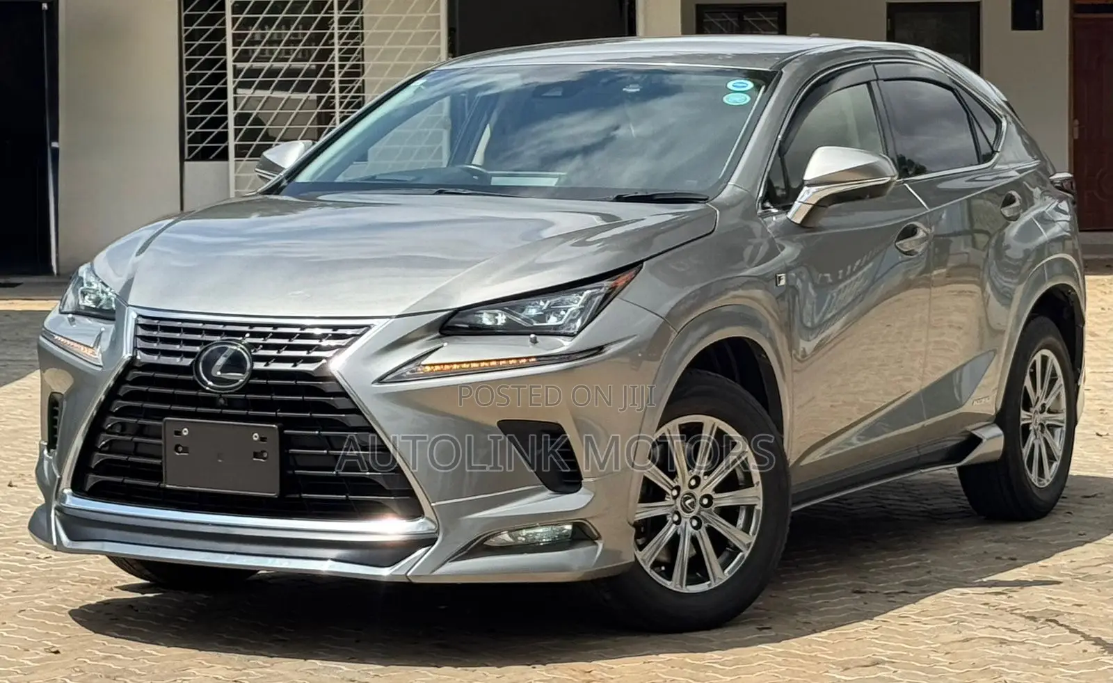 Lexus NX 300h FWD 2020 Gray