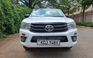 Toyota Hilux Revo Double Cab Deisel 2.4 AWD 2016 White