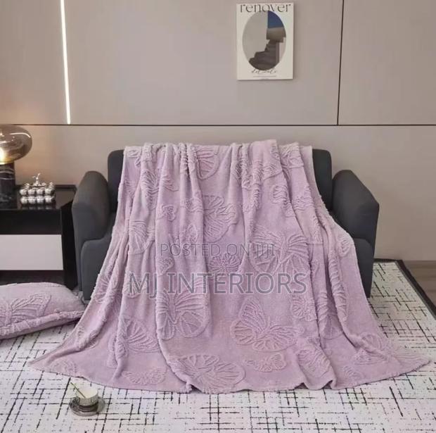 Snuggle Soft Flowered Fleece Blanket