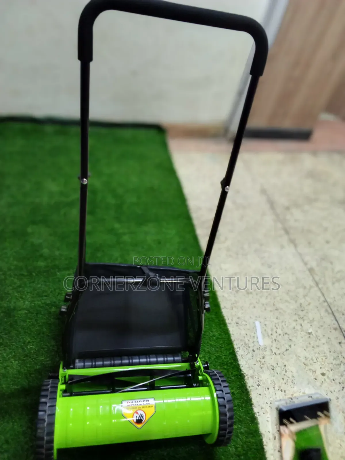 16-Inch Manual Push Reel Lawn Mower