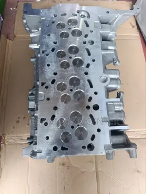 Ford Ranger 2.2 Cylinder Head