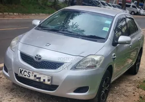 Toyota Belta 2013 Silver