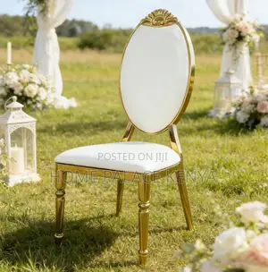 Event Chair: Durable Gold Plated Oval Back Dining Chair