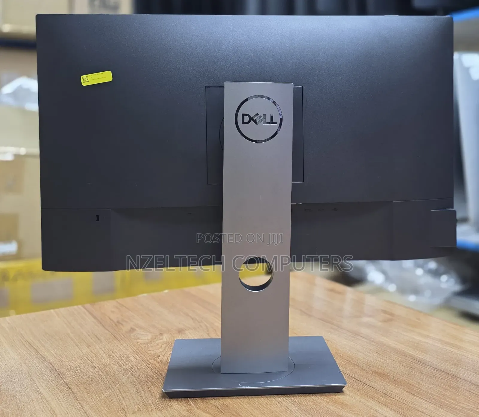 Dell P2419h
Full Hd 1920*1080
60hz Refresh Rate 
24 Inch Dell Monito