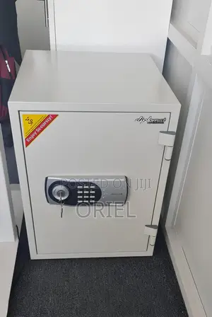 Office Safe : 31kg Diplomat Digital Safe Model 119ek
