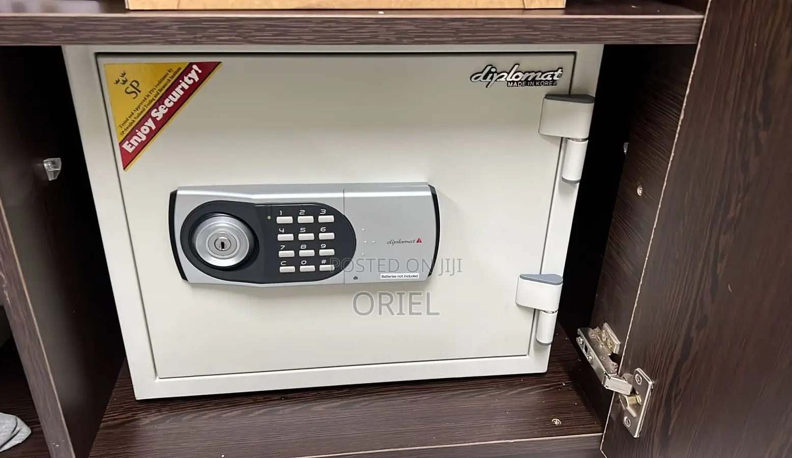 Office Safe : 31kg Diplomat Digital Safe Model 119ek